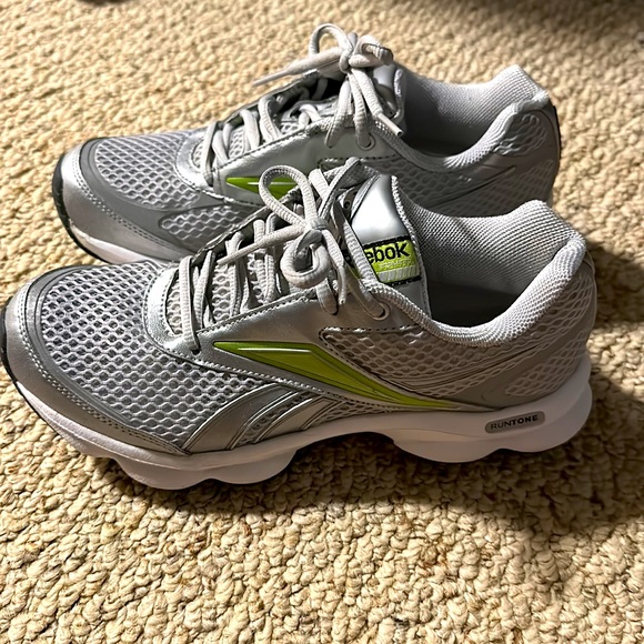 W7 Reebok Runtone - Picture 2 of 6